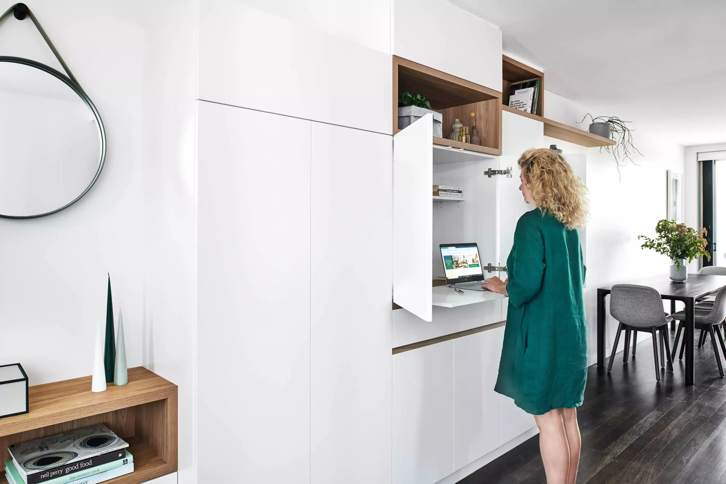 Integrated Pull-Out Workstation